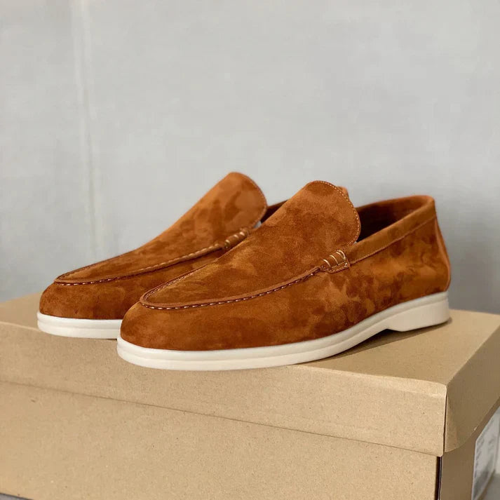 Elegante loafers i semsket skinn